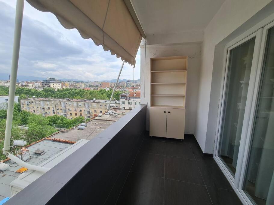 2E Apartment Myslym Shyri Tirana Exteriör bild