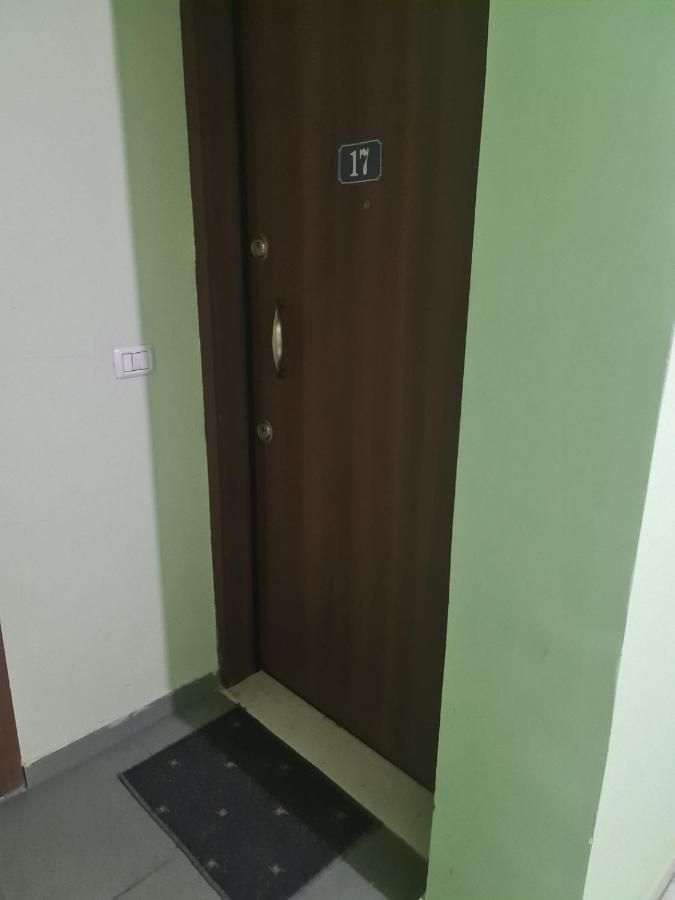 2E Apartment Myslym Shyri Tirana Exteriör bild