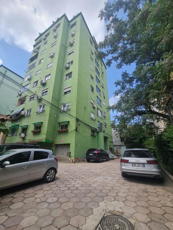 2E Apartment Myslym Shyri Tirana Exteriör bild
