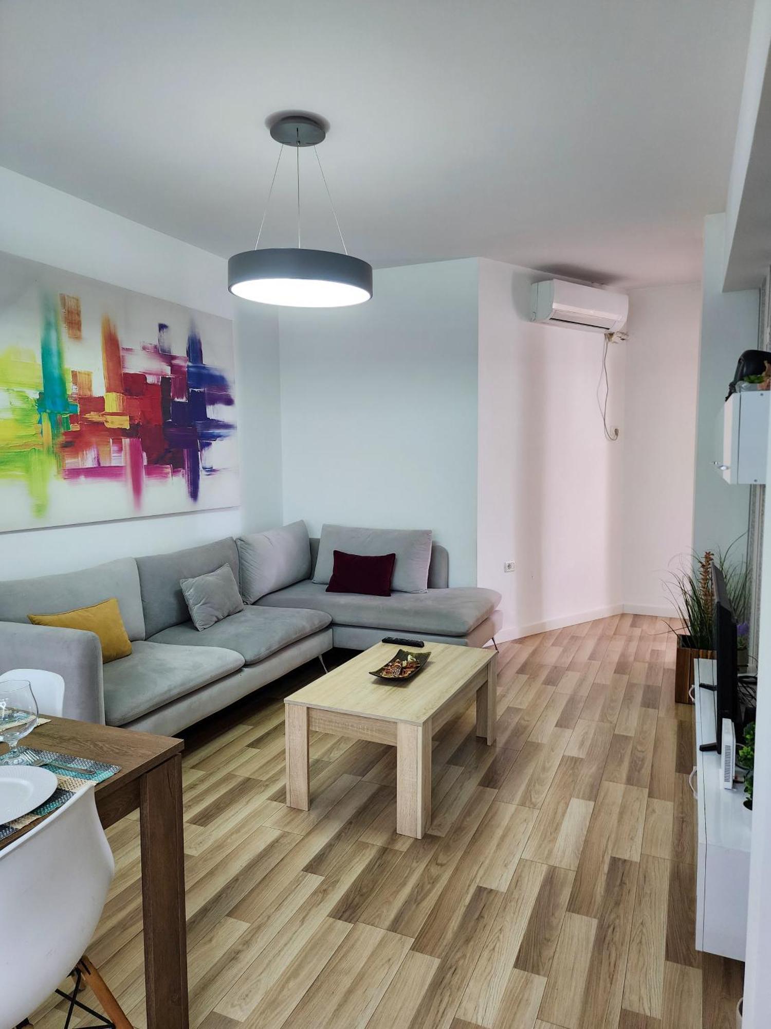 2E Apartment Myslym Shyri Tirana Exteriör bild