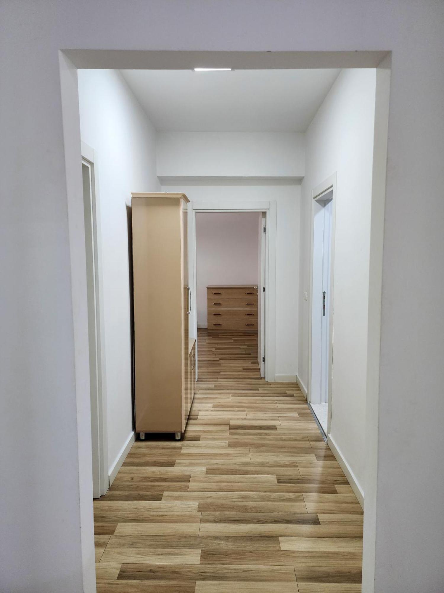 2E Apartment Myslym Shyri Tirana Exteriör bild